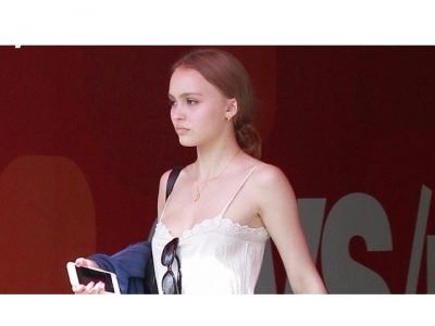 Lily-Rose Depp, femme brûlée, Vanessa Paradis «très protectrice» s’inquiète