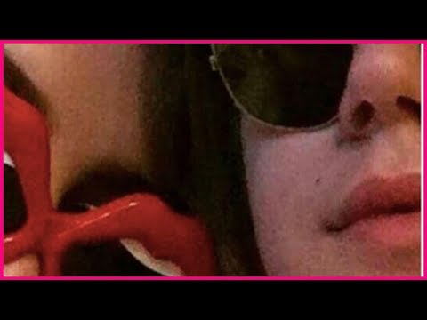  Jack Depp fou amoureux, le fils de Vanessa Paradis ne lâche plus sa belle Astaria - HOLA news 