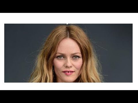  Vanessa Paradis « inquiète » pour son mari, Samuel Benchetrit terriblement maigri ! 