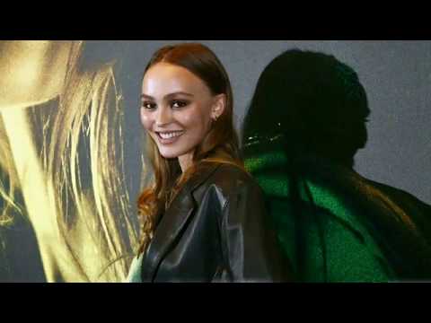  Lily-Rose Depp, rock et glamour pour la première du film 