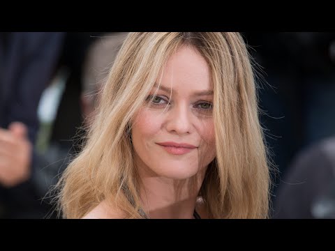  ✅ César : Retour sur la bourde légendaire de Vanessa Paradis en plein direct 