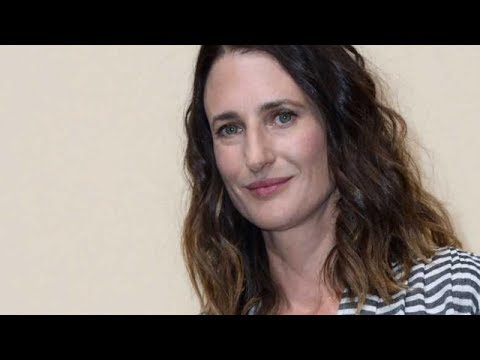  Camille Cottin : cette rencontre avec Vanessa Paradis et Miou Miou qui l’a rassurée 