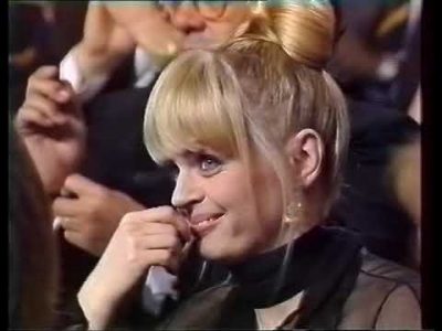 Vanessa Paradis  Gives an award @ Césars 1990, 8 mar 91