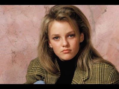 Vanessa Paradis, interview sur Super Channel 1988 par Nicky Campbell à propos du premier album de Joe Le taxi