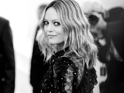 Vanessa Paradis Vide Son Sac