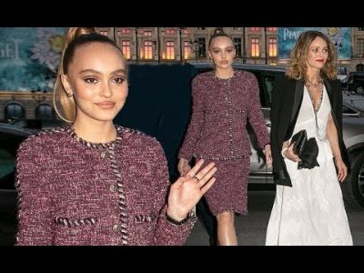 Lily Rose Depp est incroyablement chic dans un tailleur jupe en tweed rose