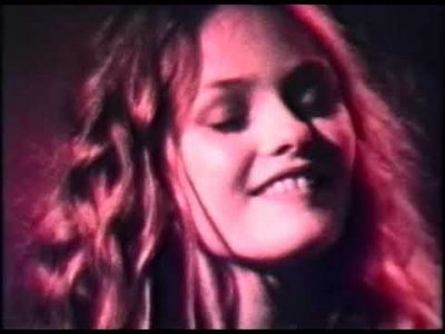 Vanessa Paradis en Concert (1996) - 04 - Dis lui toi que je l'aime (Gainsbourg | Langolff)