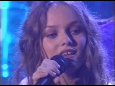 Vanessa Paradis en Concert (1996) - 08 - En attente d'un ange (Ben Harper)