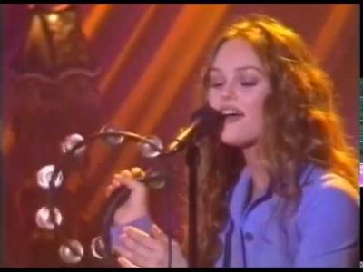 Vanessa Paradis en Concert (1996) - 02 - Marilyn & John (Roda-Gil | Langolff)