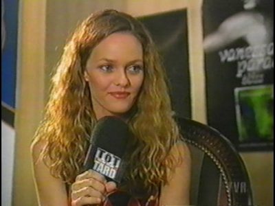 Compte-rendu en direct de Vanessa Paradis + int @ Tot ou tard, Canada, 4 août 01