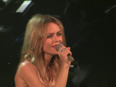 Vanessa Paradis @ Casino de Paris 10 La Chanson des vieux contre