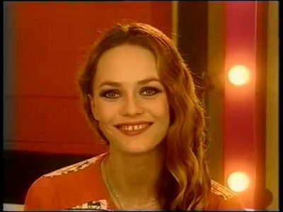 Interview de Vanessa Paradis @ L'affaire Coluche, 16 juin 01