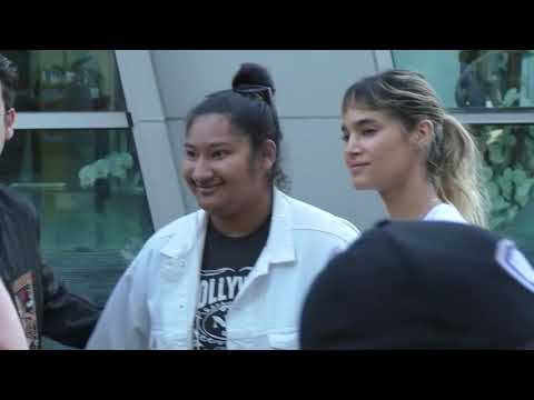  Sofia Boutella and Keean Johnson greet fans outside the premiere of Apocalypse Now Final Cut at ArcL 