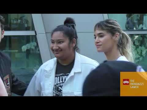  Sofia Boutella and Keean Johnson greet fans outside the premiere of Apocalypse Now Final Cut 