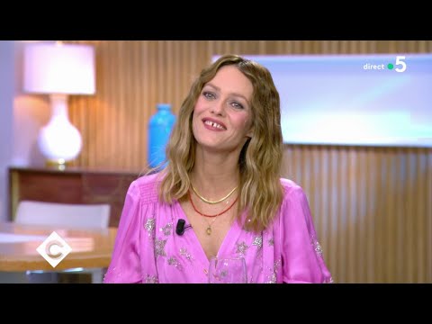  Les trésors de Vanessa Paradis - C à Vous - 03/12/2019 