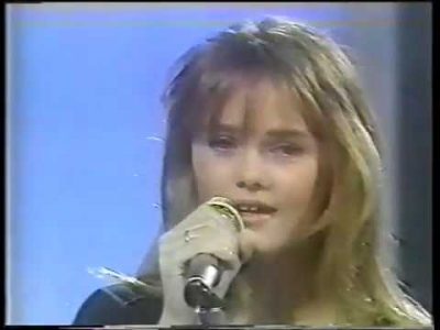 Vanessa Paradis 1989 09 10 Morts les enfants + M&J @ Champs Élysées